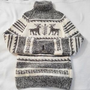 Handmade Cowichan Sweater White Gray Size S Indigenous Fuzzy Turtleneck Deer